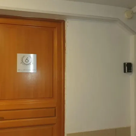 Privee Numero 1 Dans Un Superbe En Colocation *